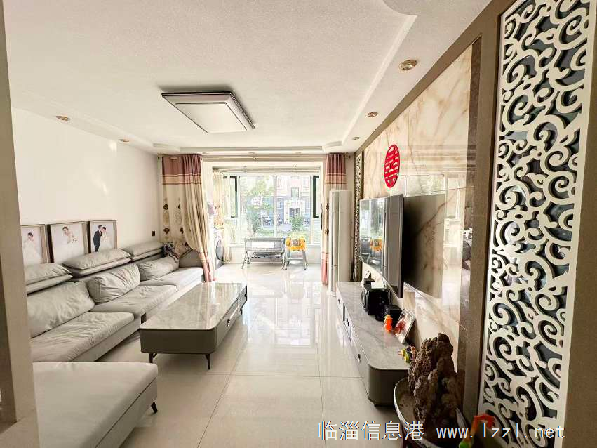 出售山王新村一楼100平2室2厅40万精装