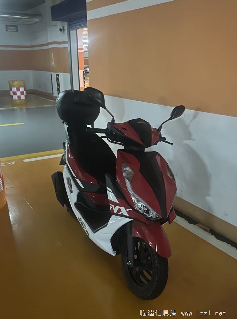 本田125摩托车
